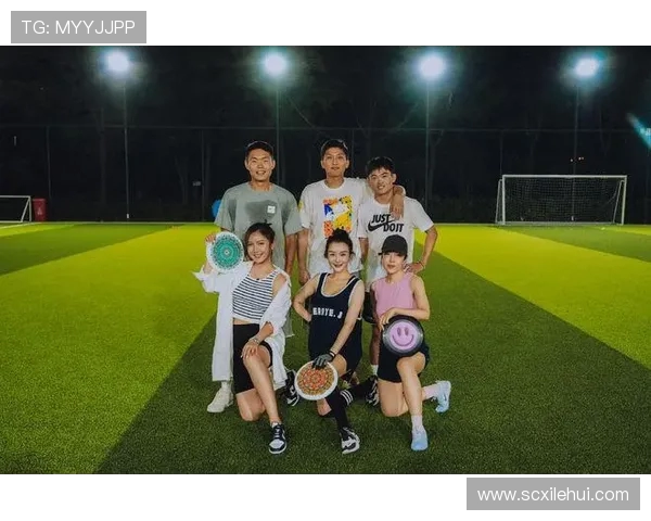 上海飞盘队比赛经验引发热议球迷对战术和表现的看法各异 上海飞盘队比赛经验引发热议球迷对战术和表现的看法各异