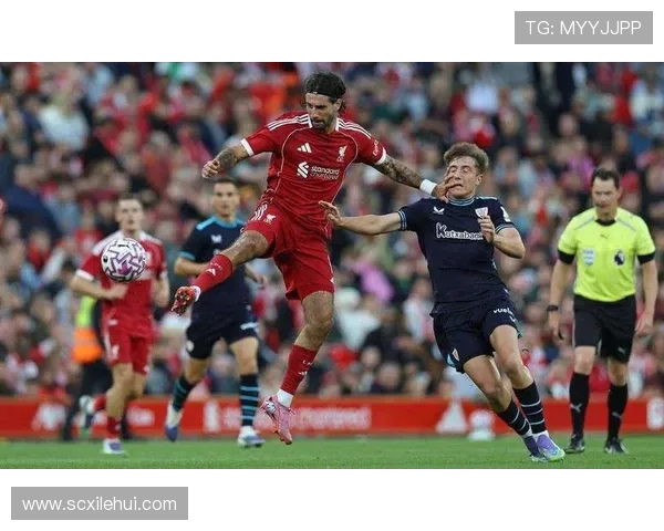 加克波的崛起与挑战：从新星到足球世界的焦点之路