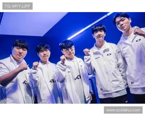 TES以82分稳居全球总决赛积分榜首位其他战队紧随其后争夺名次